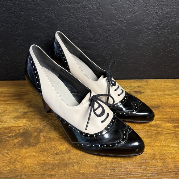 Bandolino Shoes - Bandolino Two Tone Wingtip Oxford Heels Black Patent Cream Leather 10M